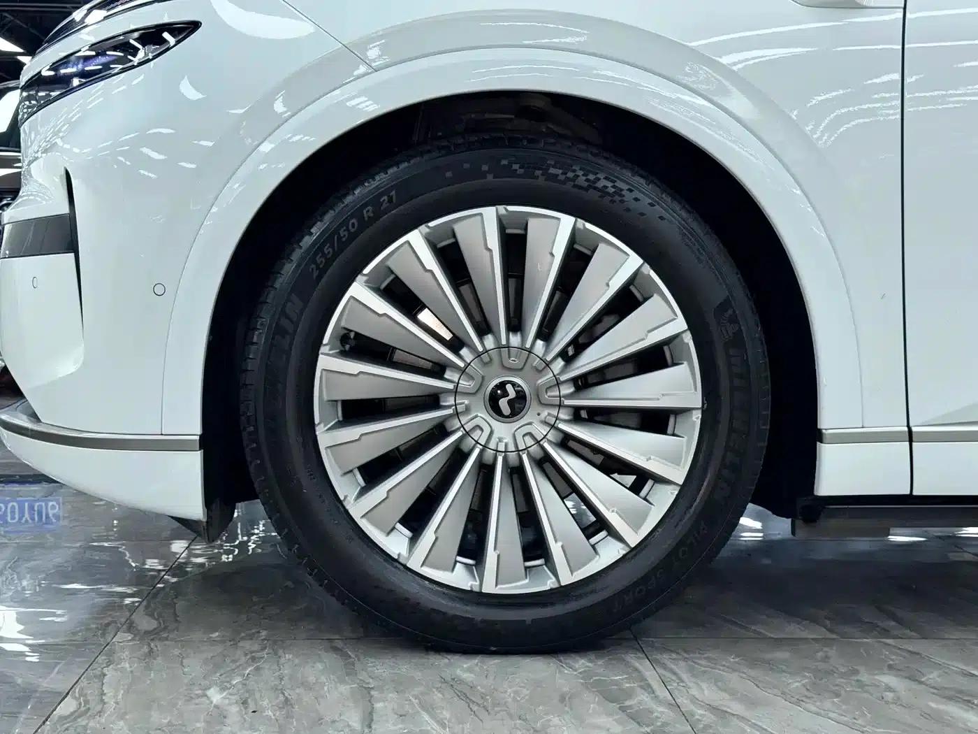 2025 Chevrolet L90 Ultra 6-seater — миниатюра 22