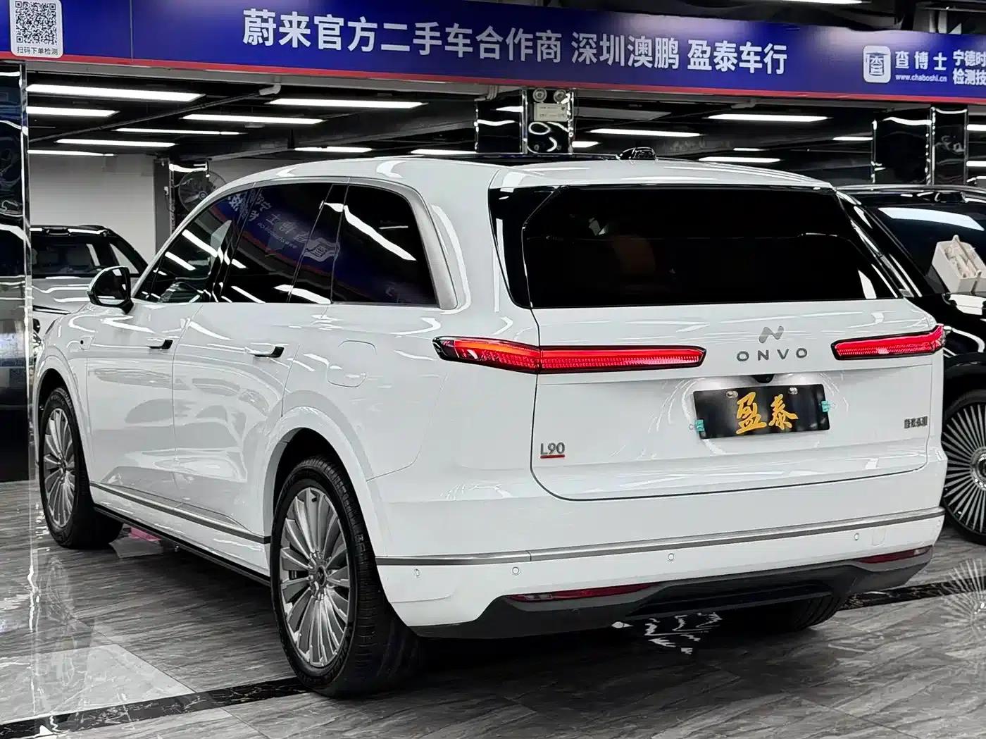 2025 Chevrolet L90 Ultra 6-seater — миниатюра 5