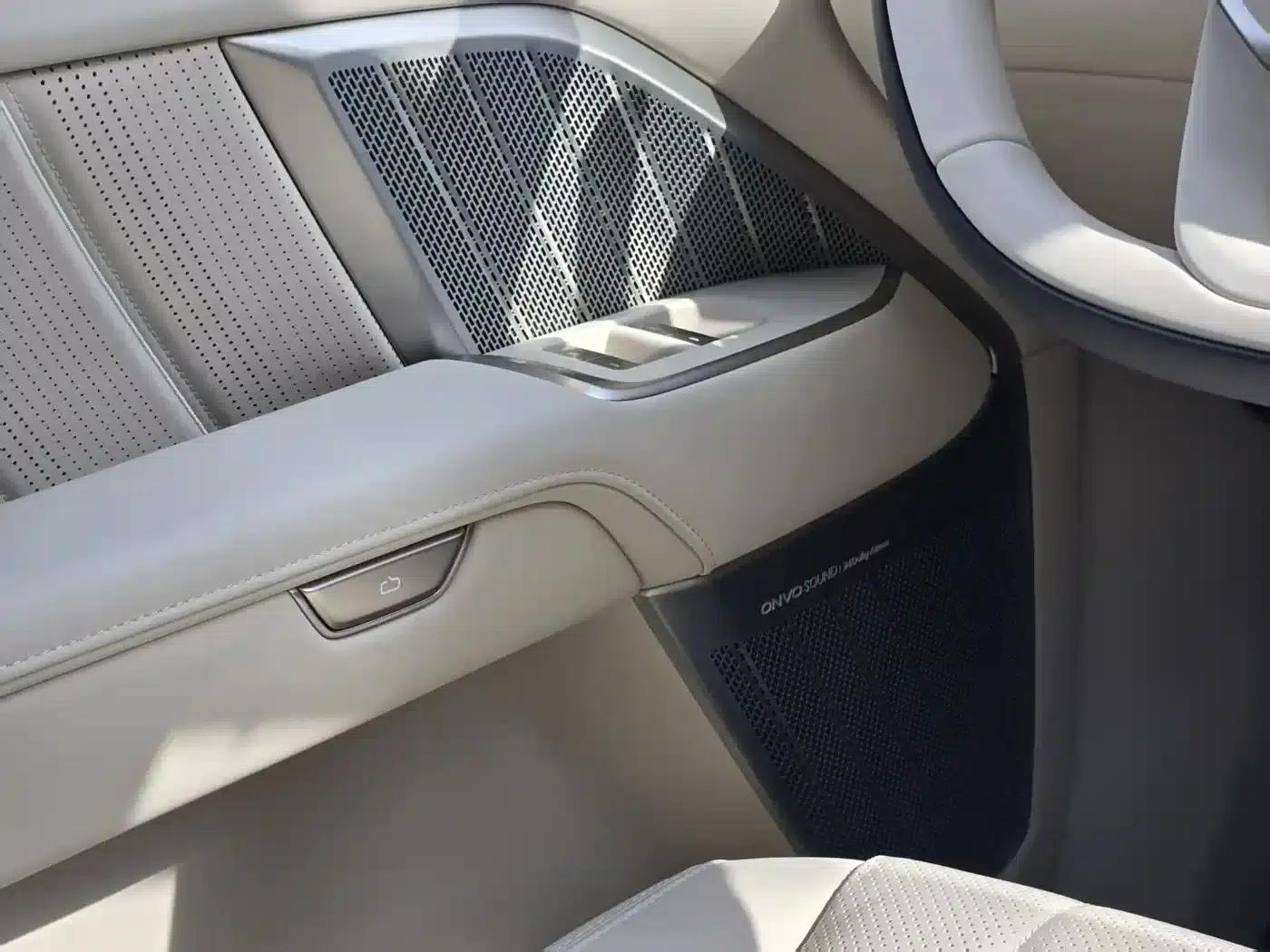 2025 Chevrolet L90 Ultra 6-seater — миниатюра 16