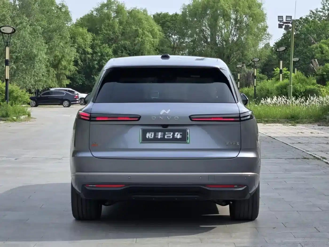2025 Chevrolet L90 Ultra 6-seater — миниатюра 4