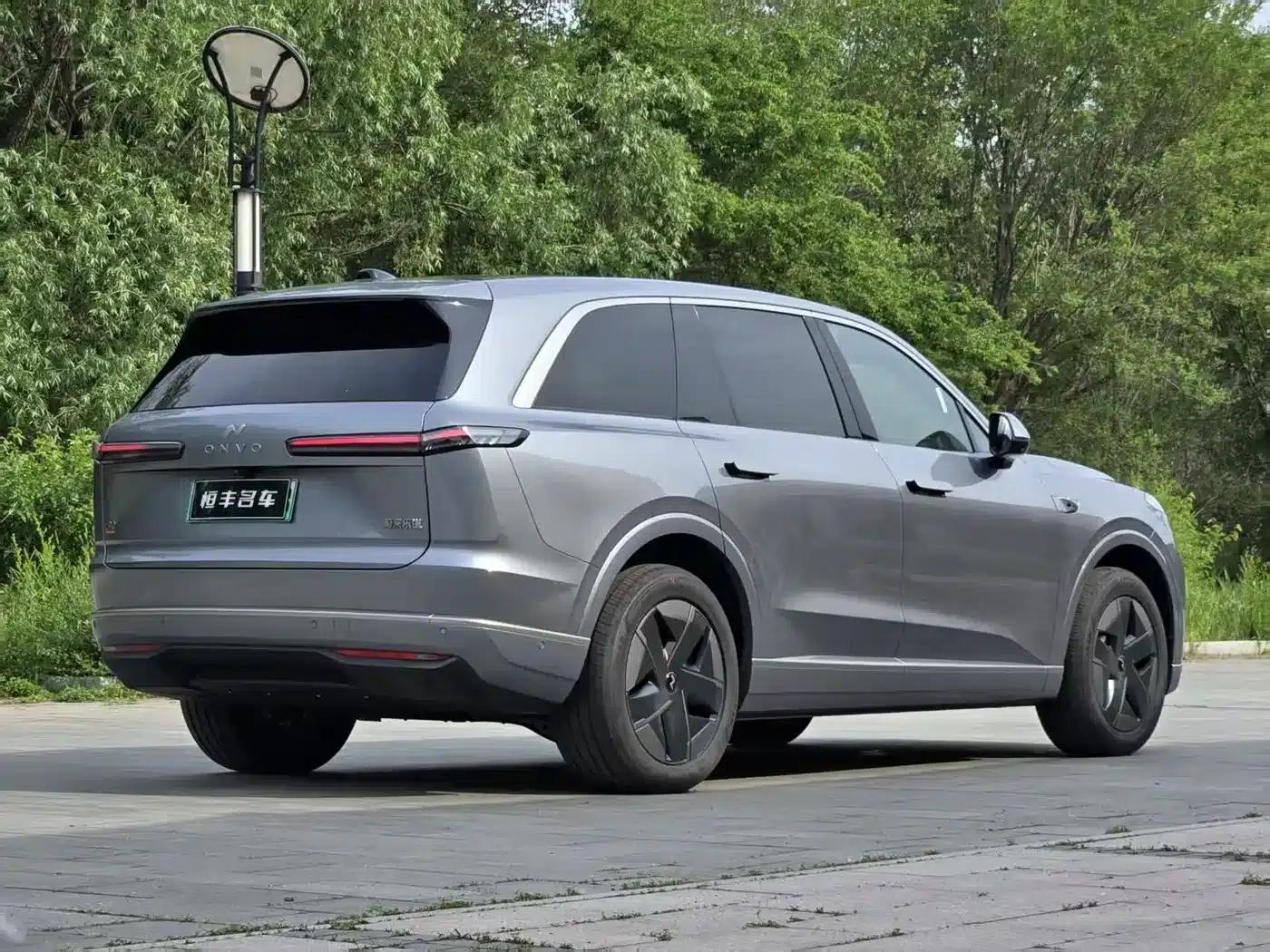 2025 Chevrolet L90 Ultra 6-seater — миниатюра 5