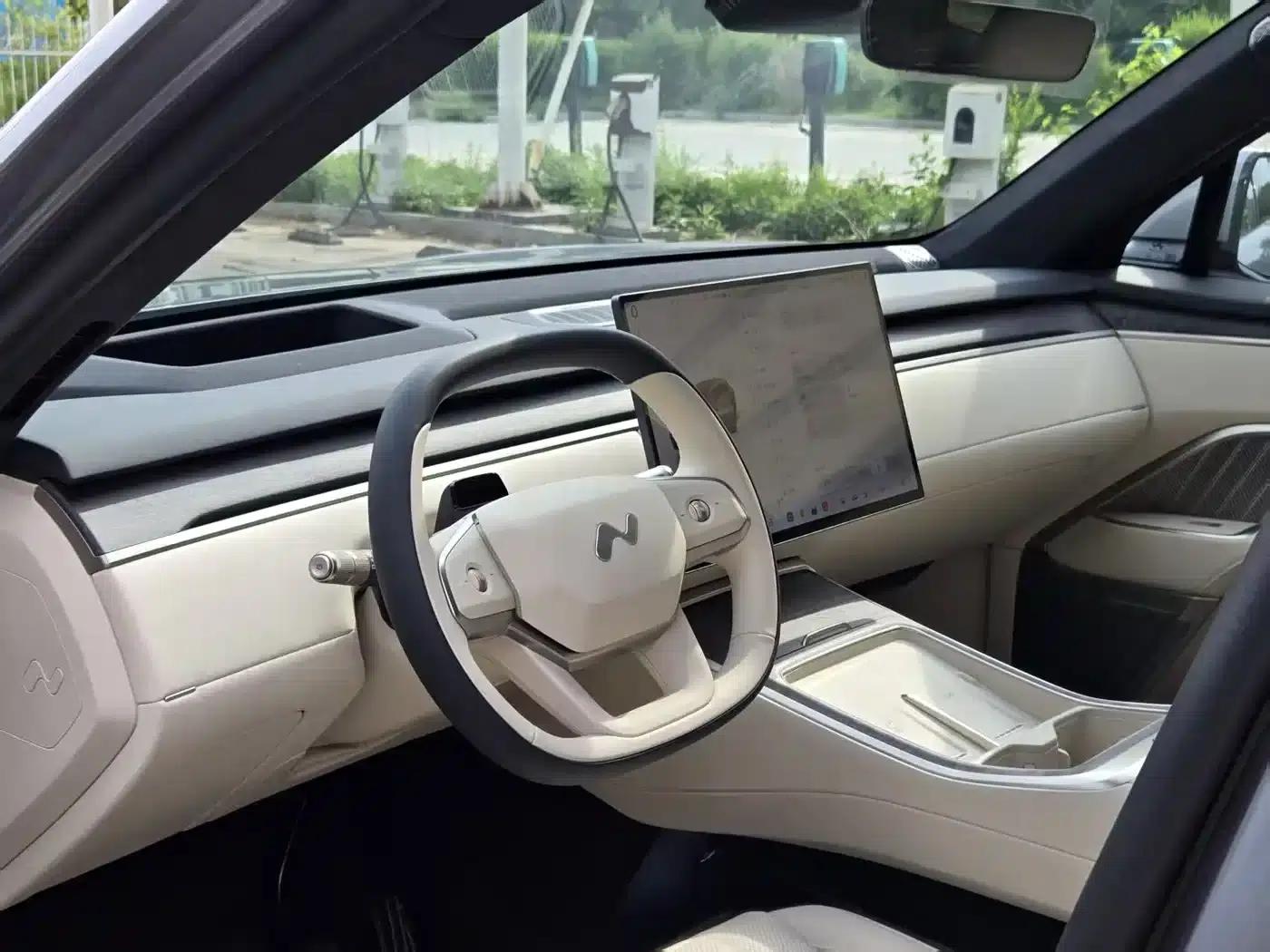 2025 Chevrolet L90 Ultra 6-seater — миниатюра 7