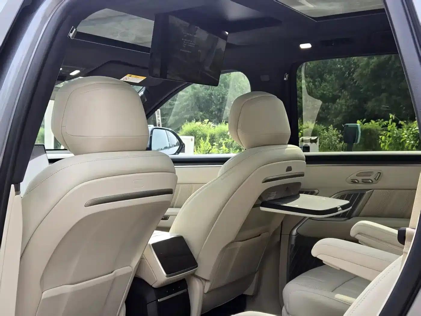 2025 Chevrolet L90 Ultra 6-seater — миниатюра 9