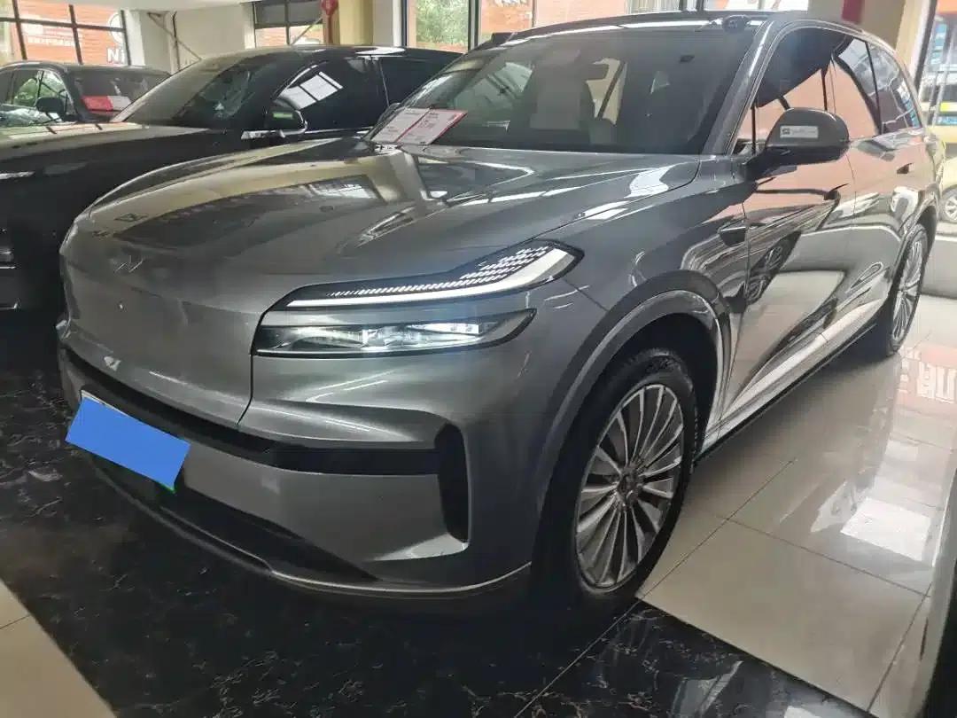 2025 Chevrolet L90 Ultra 6-seater — миниатюра 1