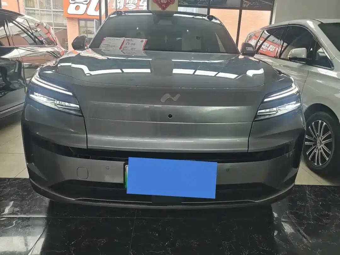 2025 Chevrolet L90 Ultra 6-seater — миниатюра 2