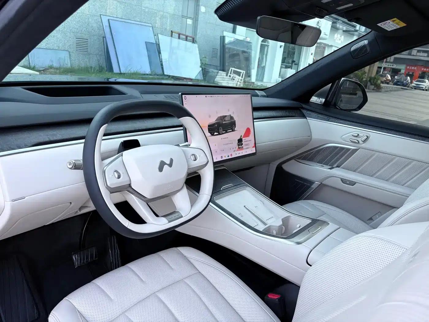 2025 Chevrolet L90 Ultra 6-seater — миниатюра 11