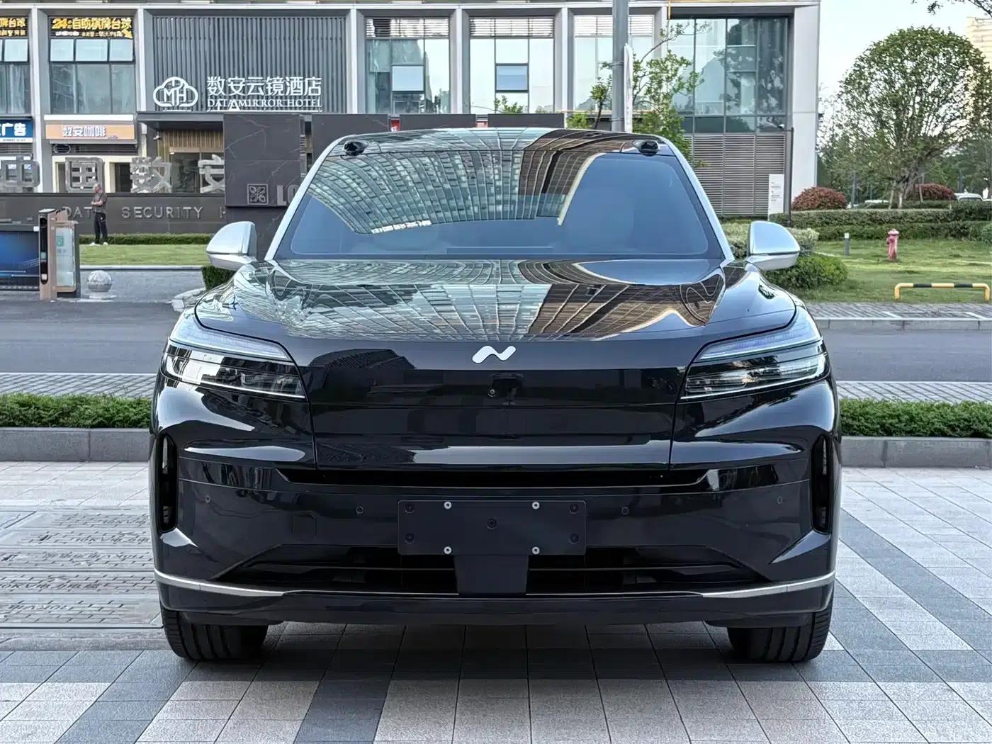 2025 Chevrolet L90 Ultra 6-seater — миниатюра 4