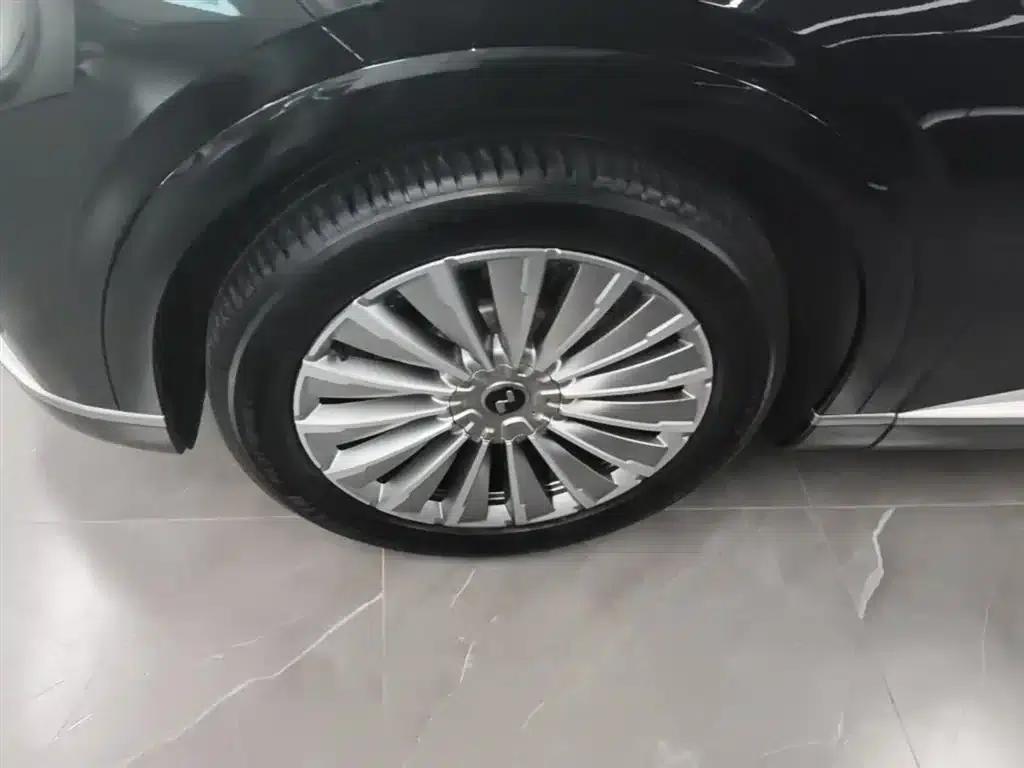 2025 Chevrolet L90 Ultra 6-seater — миниатюра 23