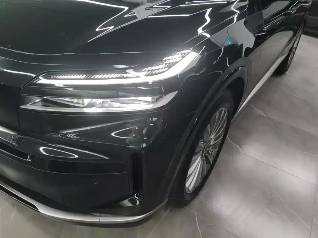 2025 Chevrolet L90 Ultra 6-seater — миниатюра 24