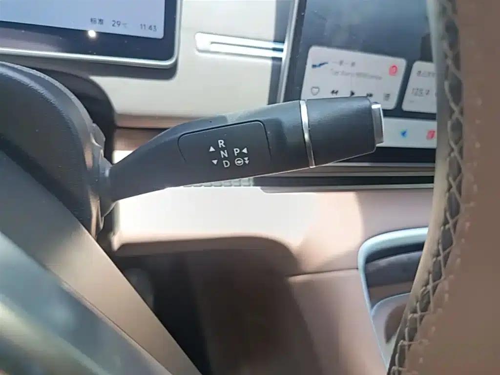 Leapmotor C11 2026 Pure Electric 640 LiDAR Smart Edition — миниатюра 21