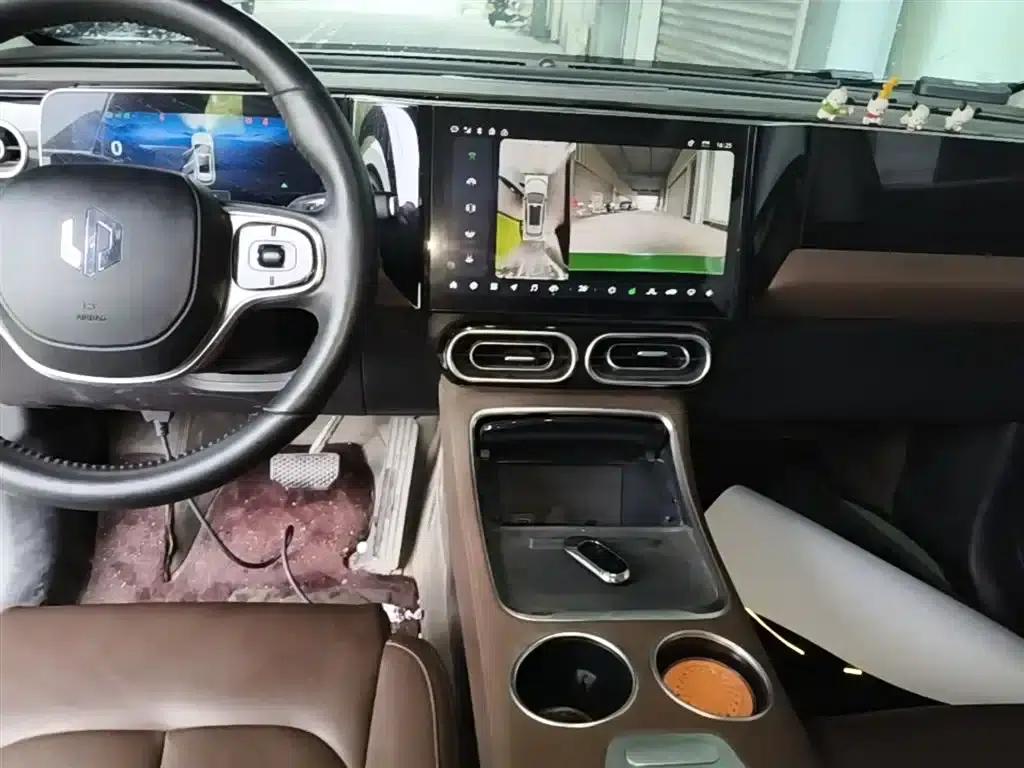 Leapmotor C11 2023 Range Extended Comfort Edition — миниатюра 13