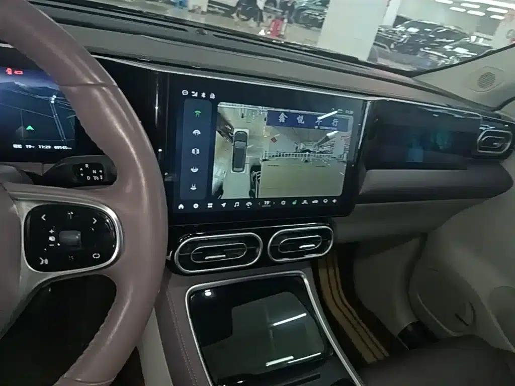 Leapmotor C11 2023 Range Extended 300 Comfort Edition — миниатюра 13