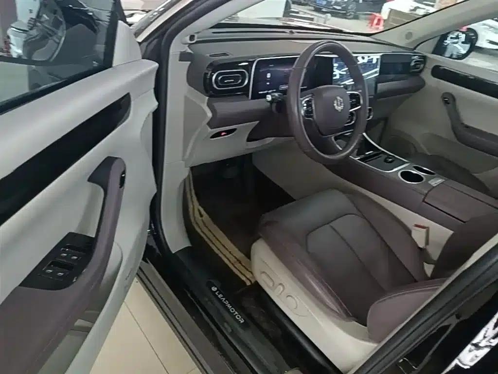 Leapmotor C11 2023 Range Extended 300 Comfort Edition — миниатюра 16