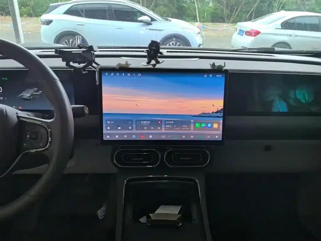 Leapmotor C11 2024 Range Extended 300 Premium Edition — миниатюра 13