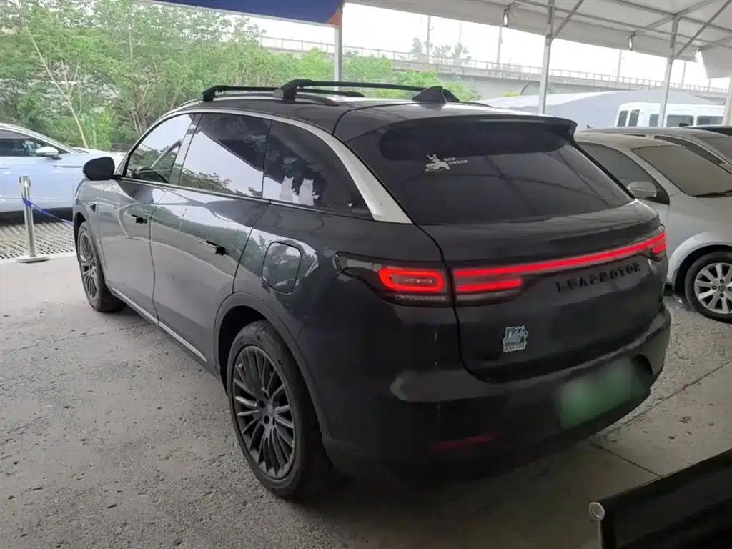 Leapmotor C11 2024 Range Extended 300 Premium Edition — миниатюра 5