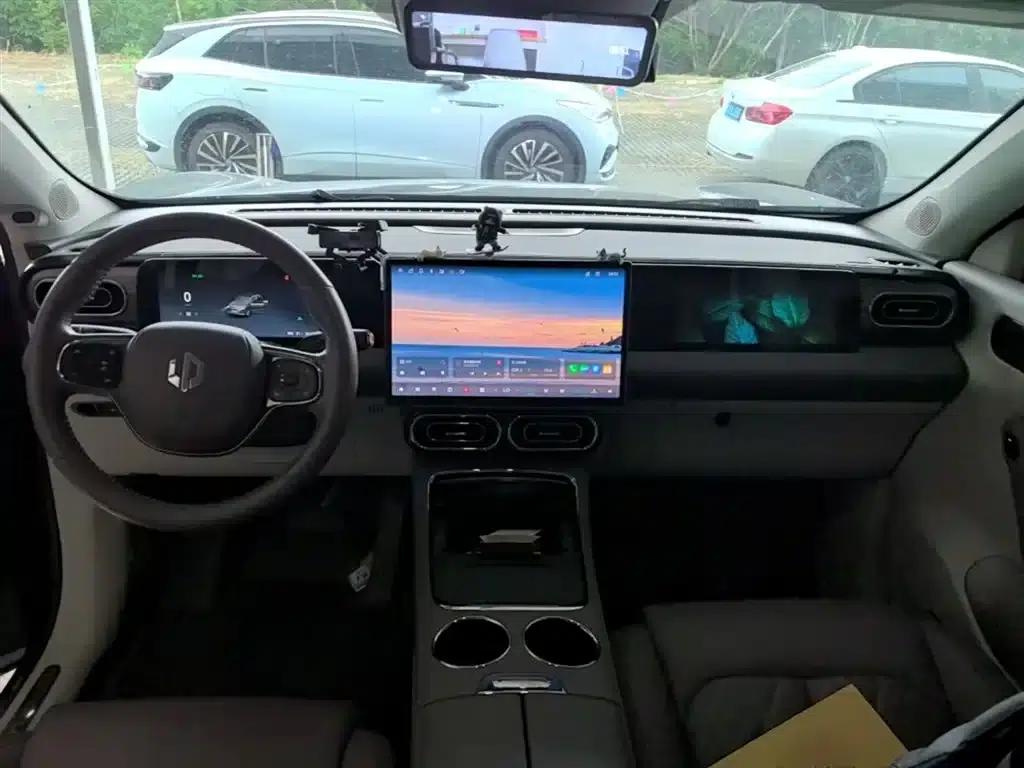 Leapmotor C11 2024 Range Extended 300 Premium Edition — миниатюра 10