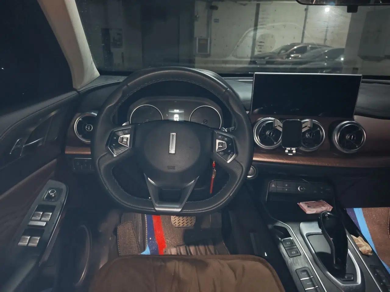 Wey VV5 2020 1.5T Two-Wheel Drive Color Pioneer — миниатюра 11