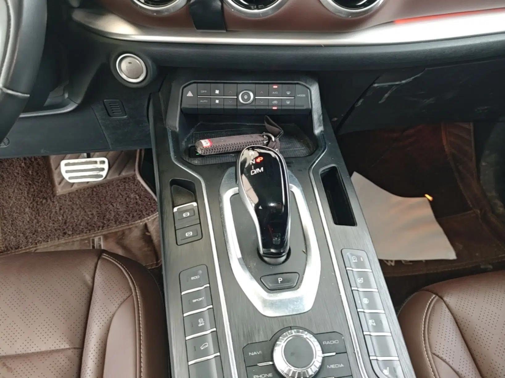 Wey VV6 2019 2.0T Two-Wheel-Drive Ultra-Luxury Version China VI Standard — миниатюра 16