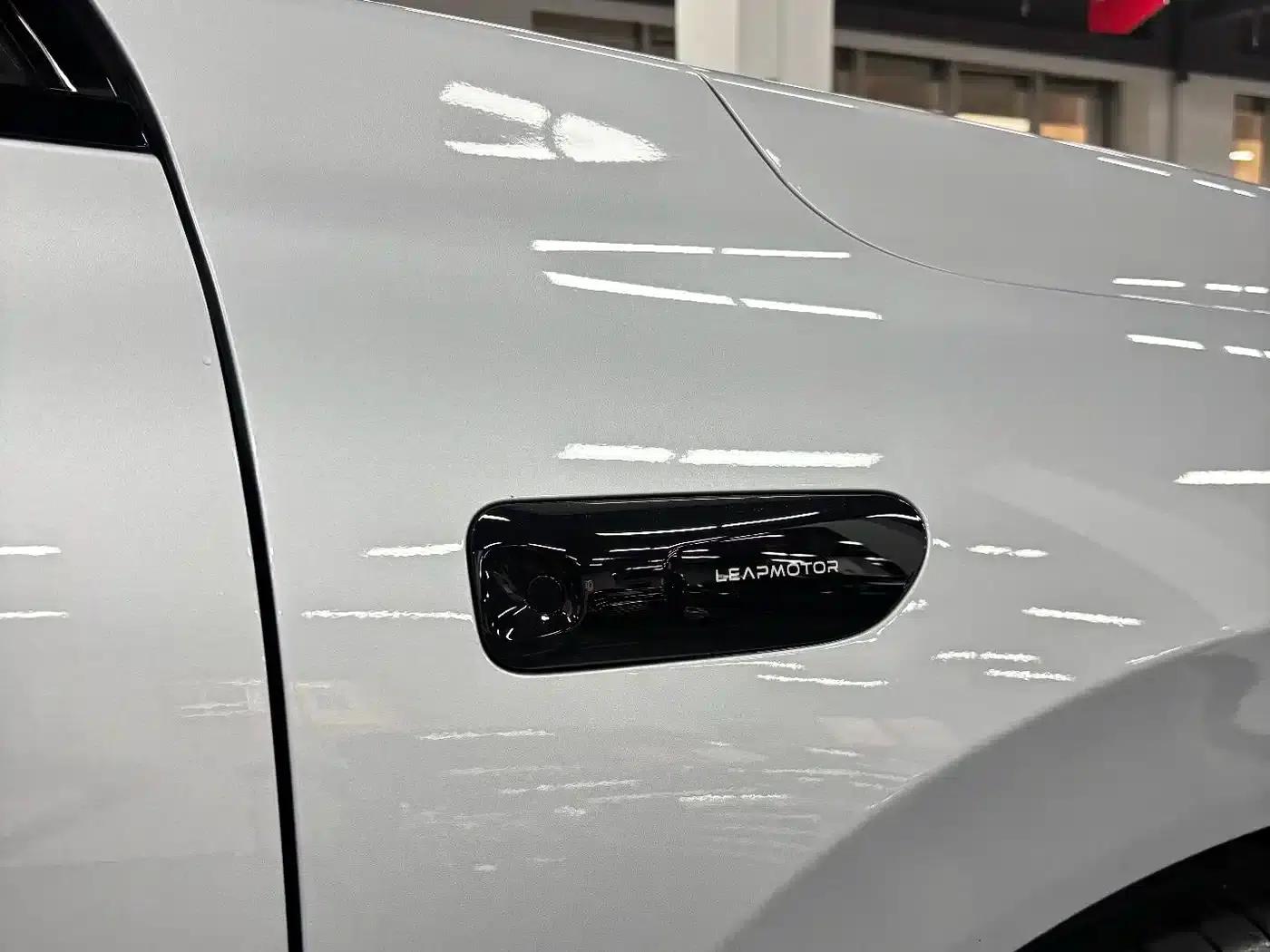 Leapmotor C16 2024 Range Extended 200 Smart Edition — миниатюра 16