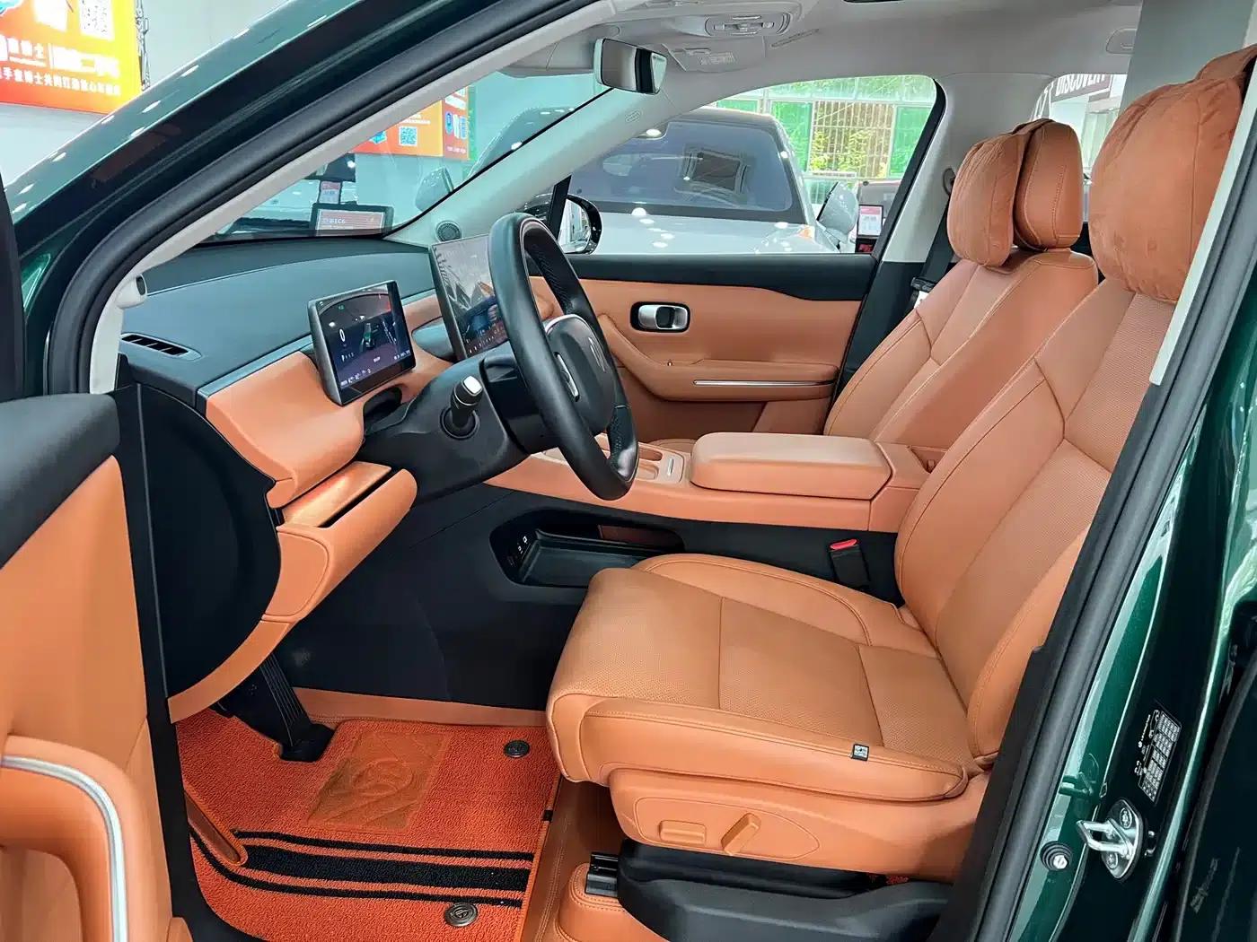Leapmotor C16 2024 Range Extended 200 Premium Edition — миниатюра 9