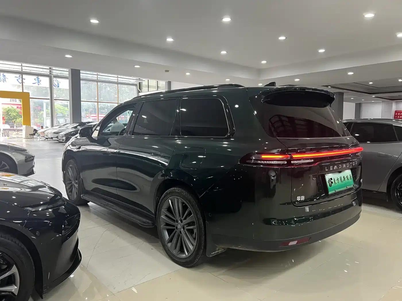 Leapmotor C16 2024 Range Extended 200 Premium Edition — миниатюра 2