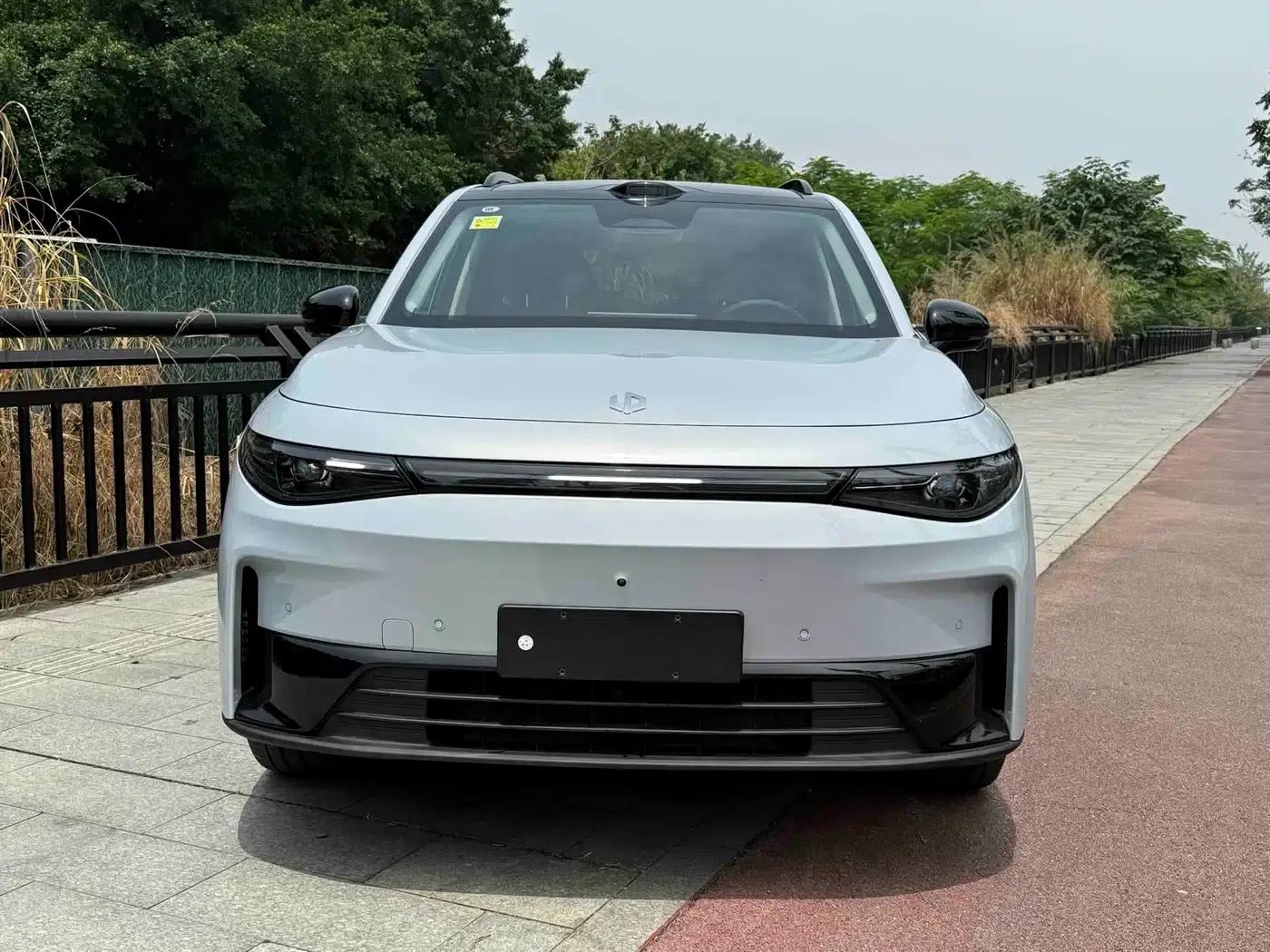 Leapmotor C16 2026 Pure Electric 630 LiDAR Smart Edition 6-Seater — миниатюра 2