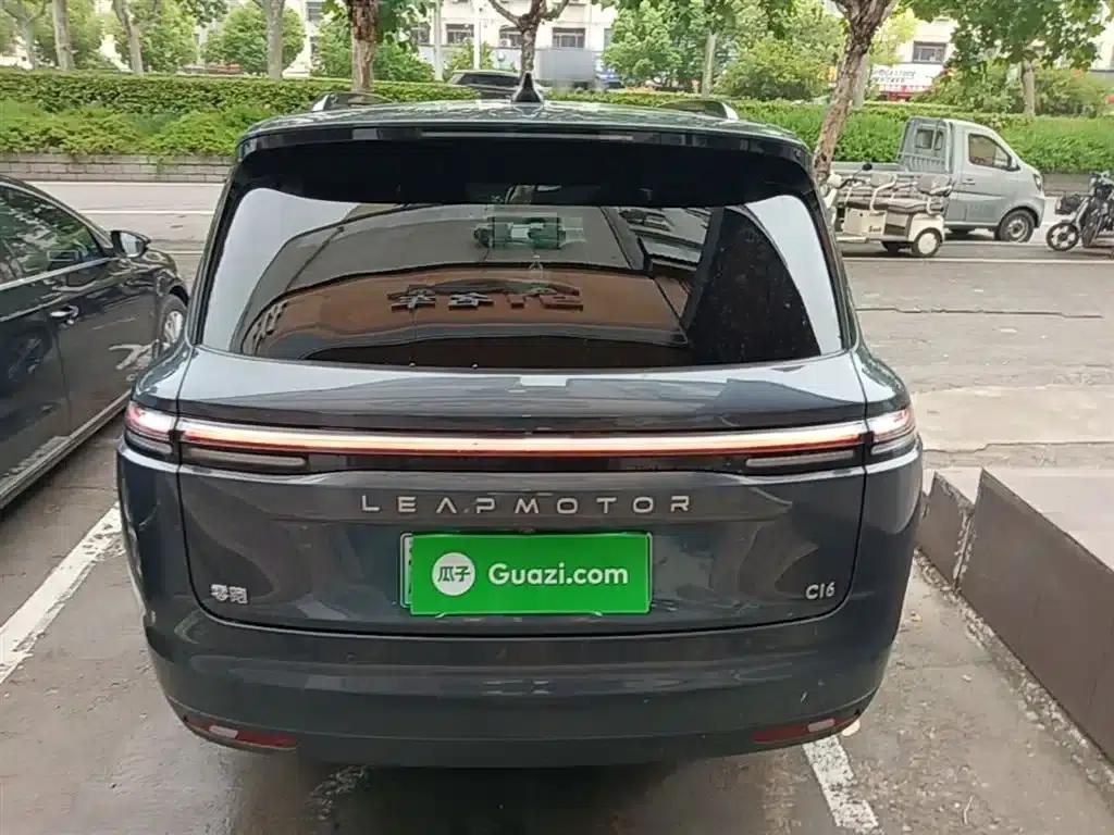 Leapmotor C16 2024 Range Extended 200 Premium Edition — миниатюра 6