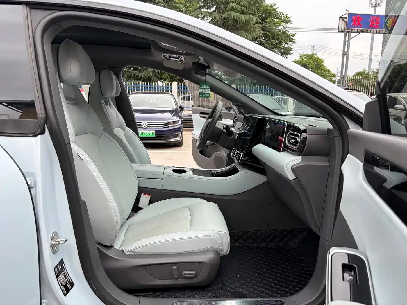 Leapmotor C01 2023 Range Extender 216 Comfort Edition — миниатюра 6