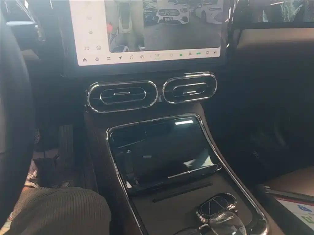Leapmotor C01 2023 Range Extended 316 Smart Edition — миниатюра 13