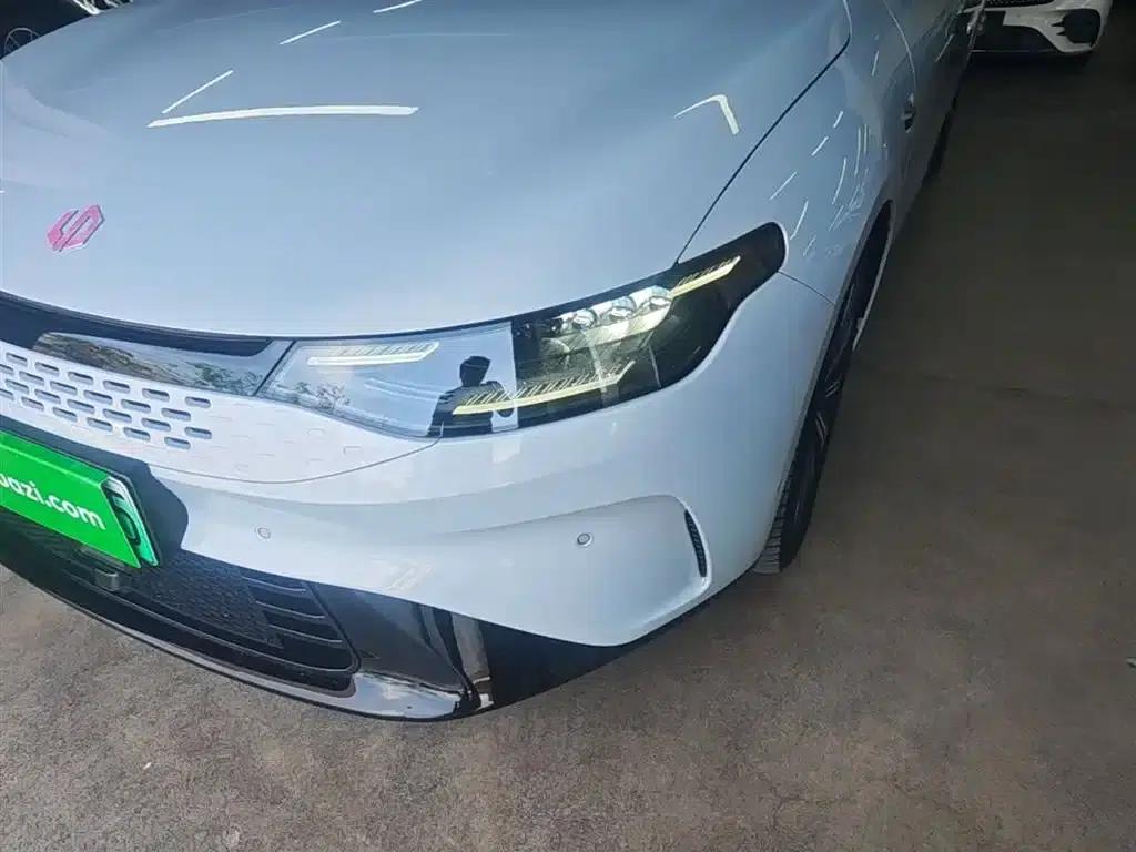 Leapmotor C01 2023 Range Extended 316 Smart Edition — миниатюра 24