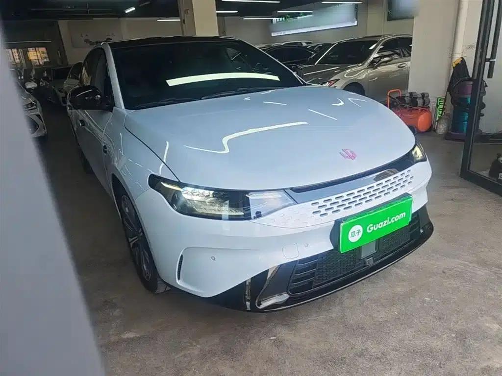 Leapmotor C01 2023 Range Extended 316 Smart Edition — миниатюра 4