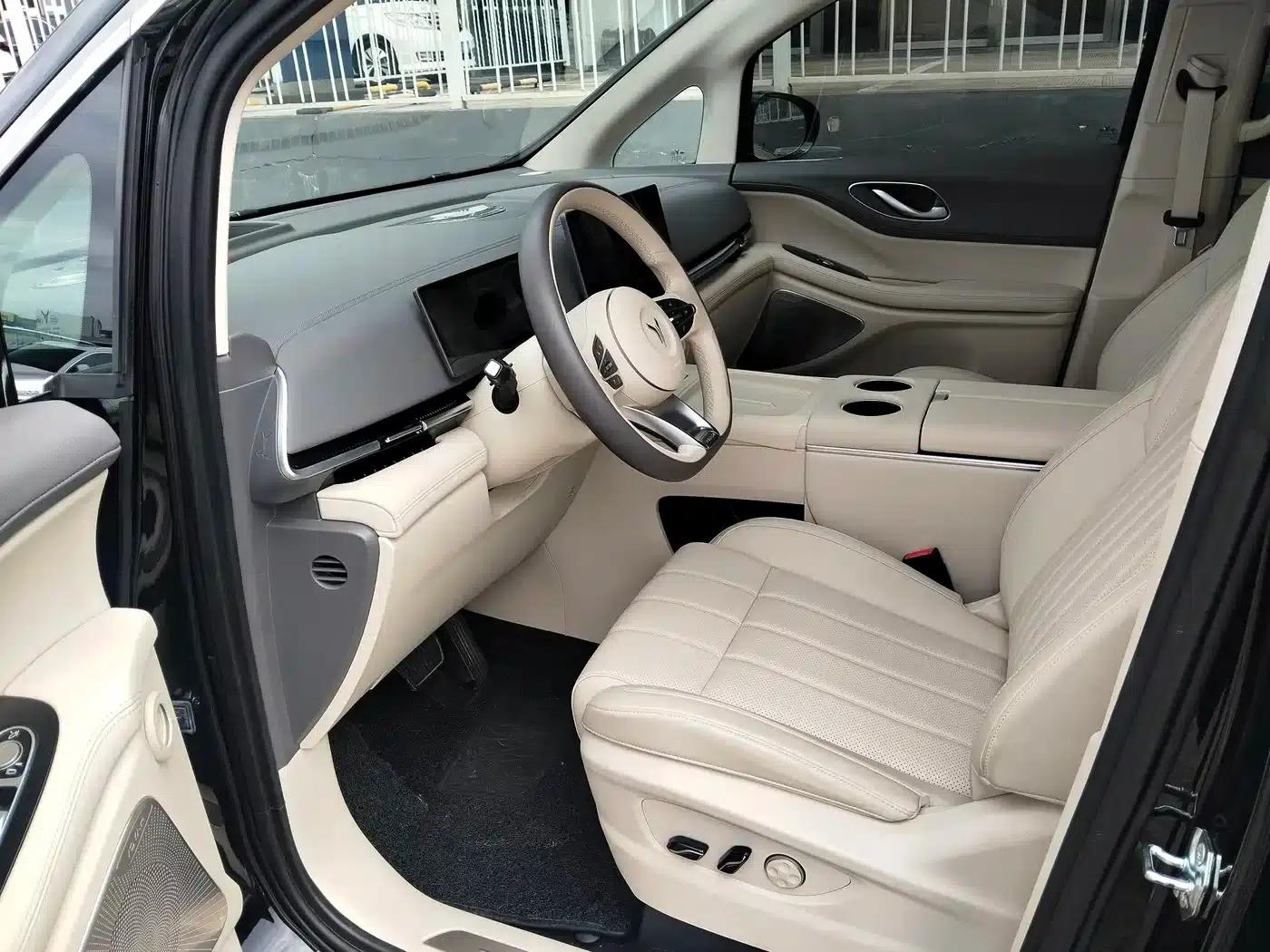 Voyah Dreamer 2025 PHEV AWD Flagship Qiankun Edition — миниатюра 6