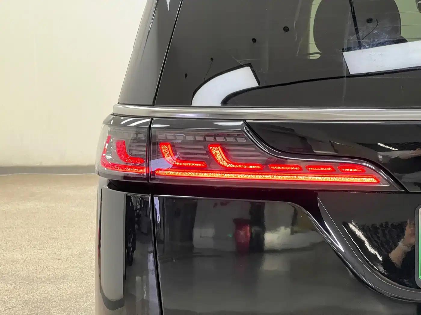 Voyah Dreamer 2022 Zero Carbon Edition with Dream+ Smart Enjoyment Range Package: 605km — миниатюра 11