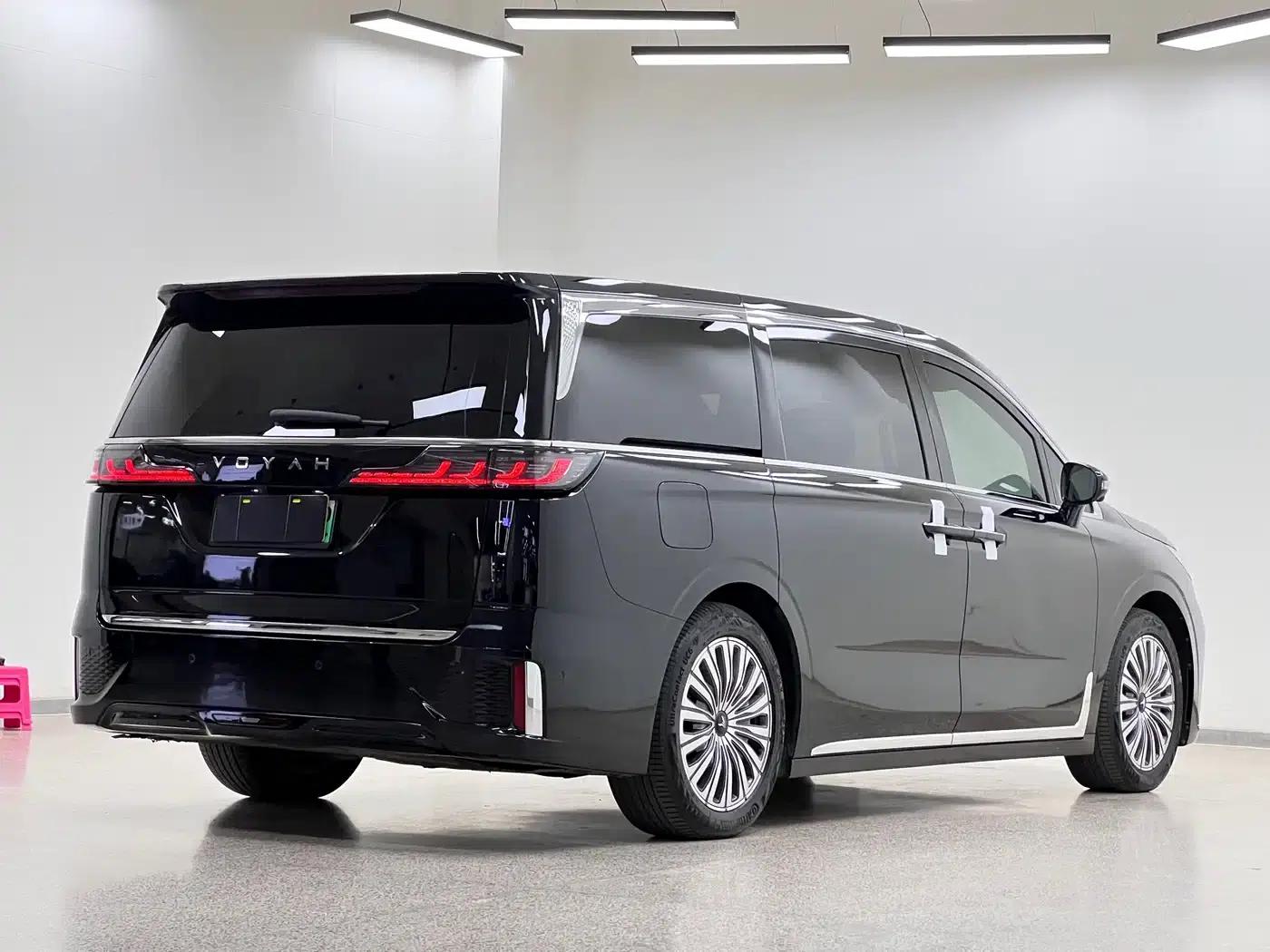 Voyah Dreamer 2022 Zero Carbon Edition with Dream+ Smart Enjoyment Range Package: 605km — миниатюра 7