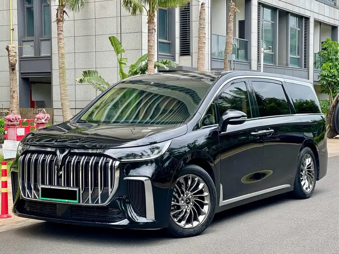 Voyah Dreamer 2022 Low-Carbon Edition Dream+ Smart Package — миниатюра 1