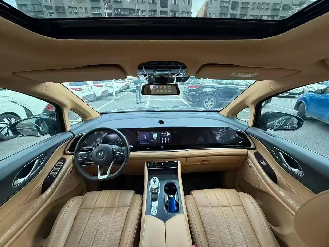 Voyah Dreamer 2024 EV Extended Range Superior Edition — миниатюра 9