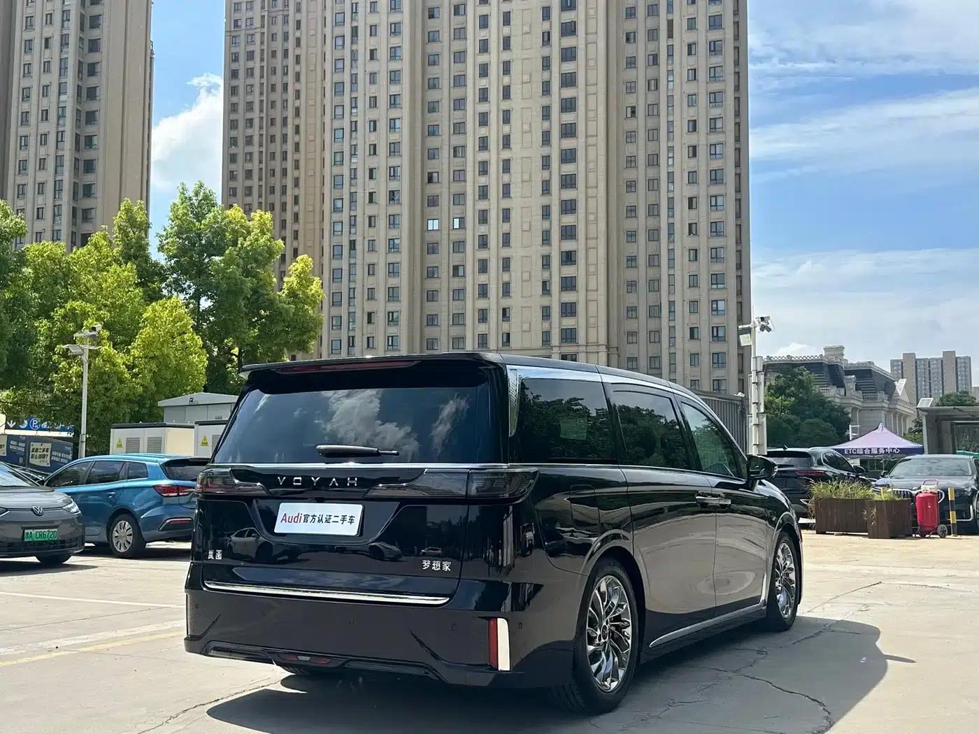Voyah Dreamer 2024 PHEV Long Range Flagship Edition — миниатюра 9