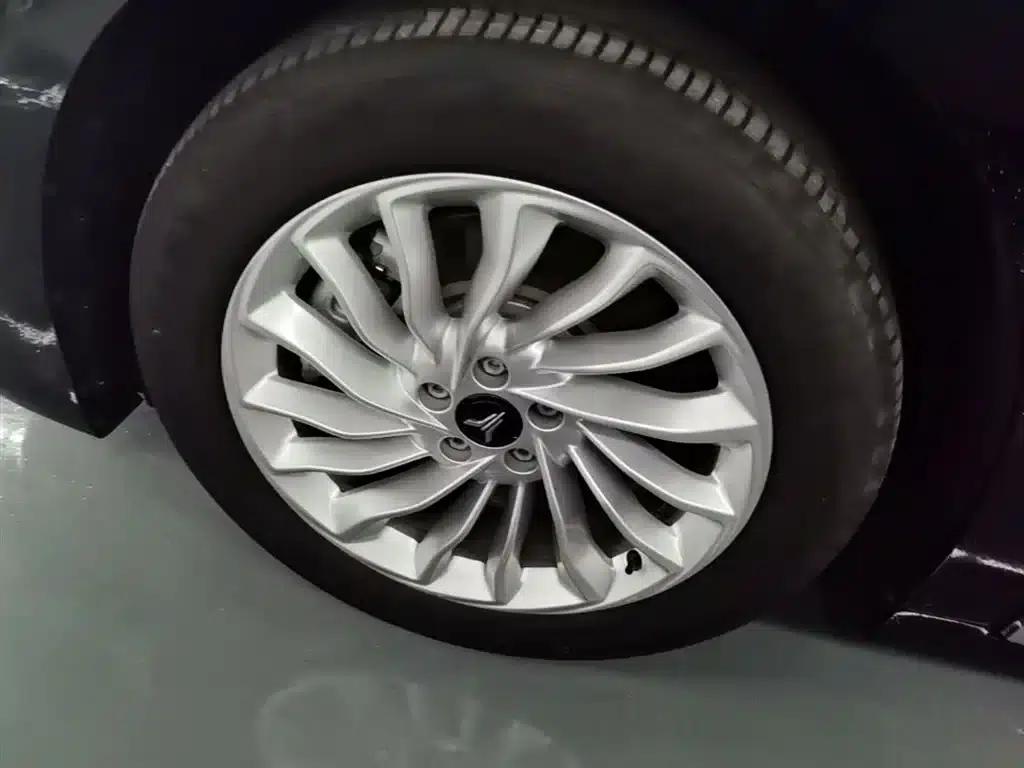 Voyah Dreamer 2022 Low-Carbon Edition — миниатюра 23