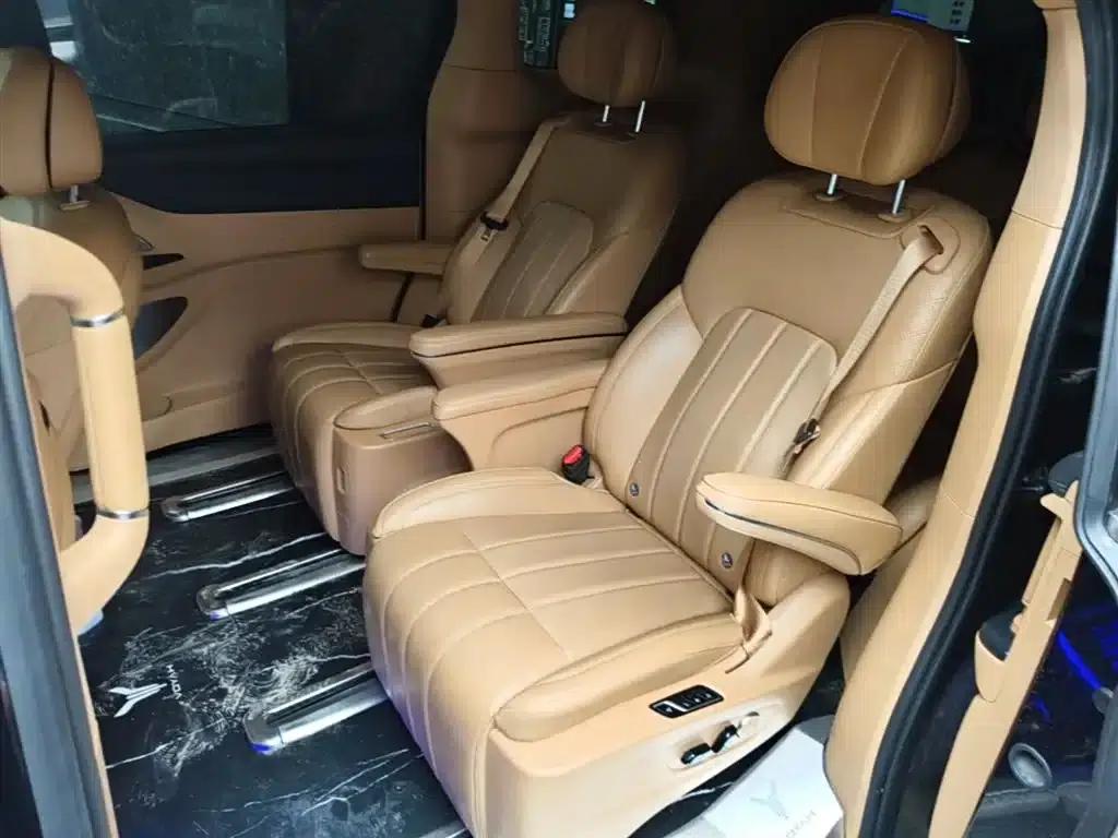 Voyah Dreamer 2024 PHEV Extended Range Premium Edition — миниатюра 17