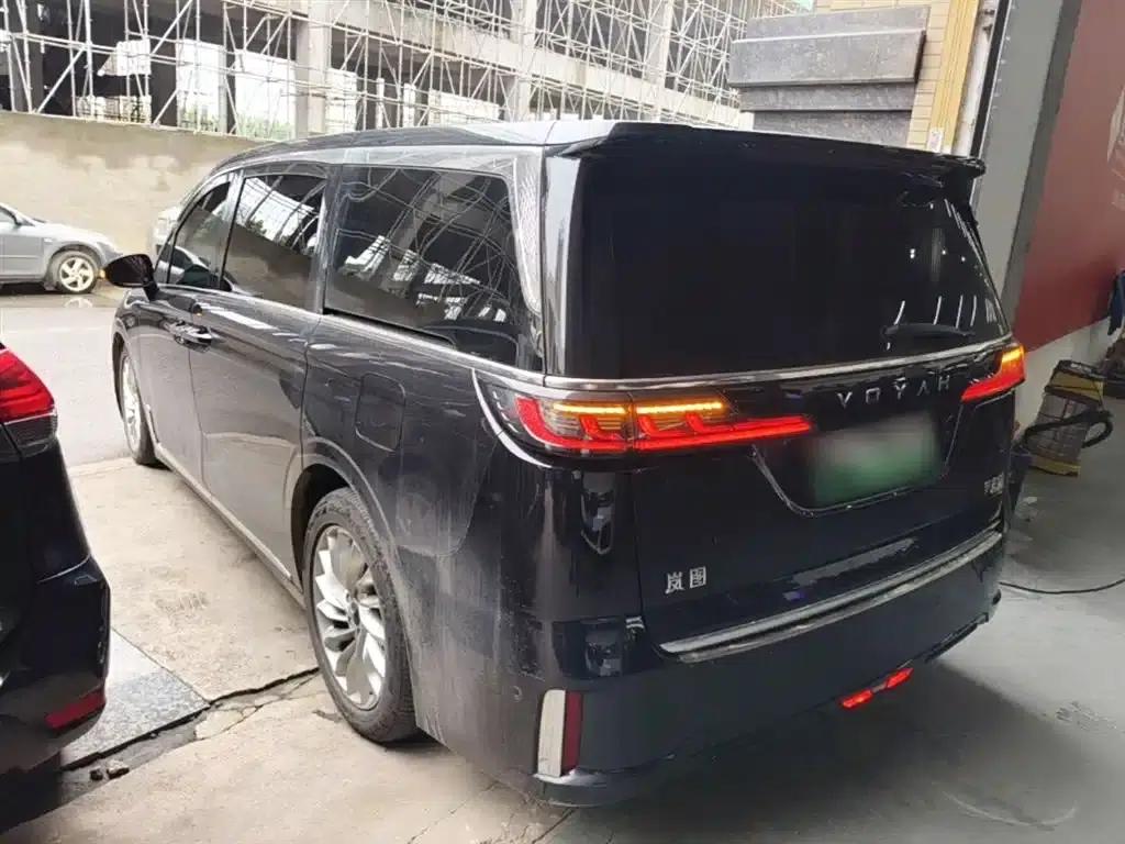 Voyah Dreamer 2024 PHEV Extended Range Premium Edition — миниатюра 5
