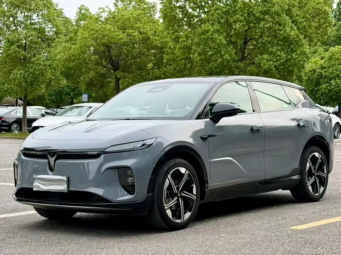 Voyah Smart Edition 2024 Model with Extended Range — миниатюра 1