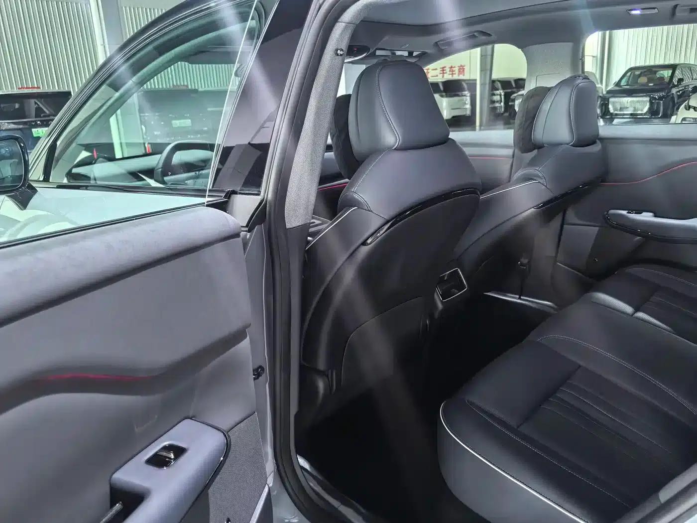 Voyah Smart Edition 2024 Model with Extended Range — миниатюра 5