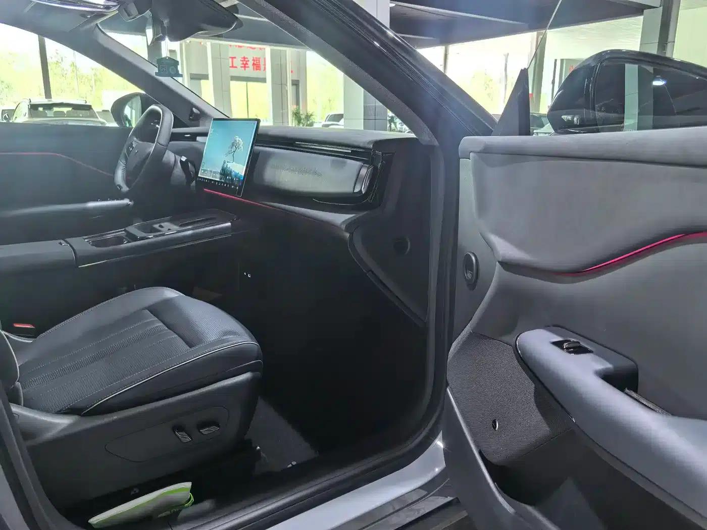 Voyah Smart Edition 2024 Model with Extended Range — миниатюра 8