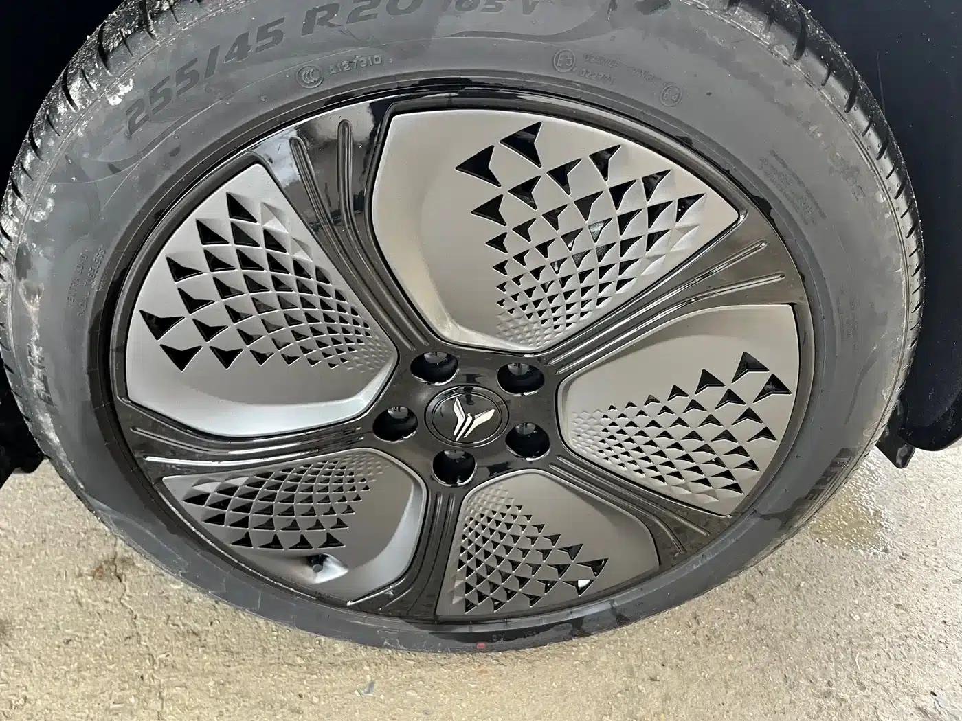 Voyah 2024 Global Edition (4WD) — миниатюра 5