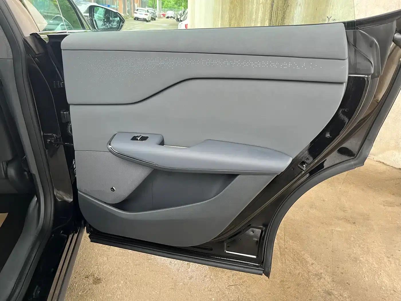 Voyah 2024 Global Edition (4WD) — миниатюра 8
