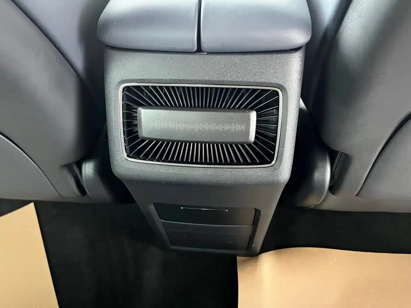 Voyah 2024 Global Edition (4WD) — миниатюра 9