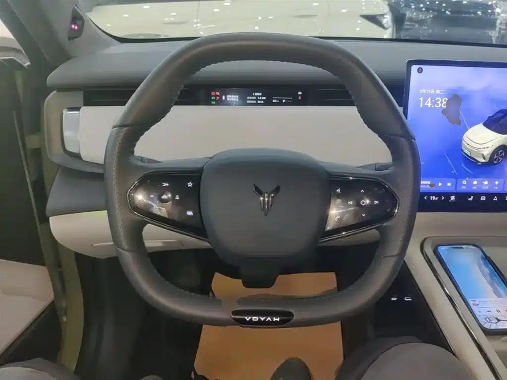 Voyah Smart Edition 2024 Model with Extended Range — миниатюра 11