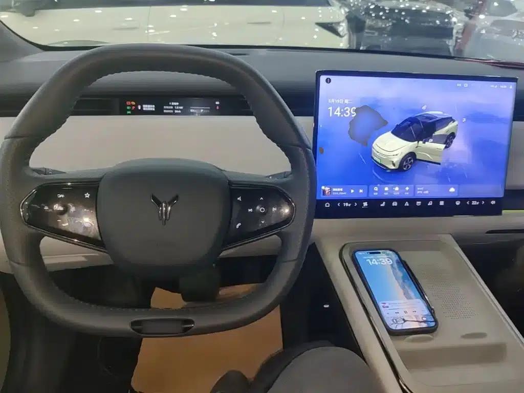 Voyah Smart Edition 2024 Model with Extended Range — миниатюра 10