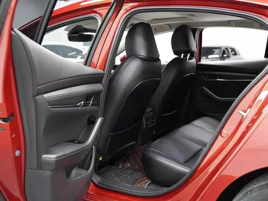Mazda3 Axela 2021 2.0L Automatic Premium Edition — миниатюра 11