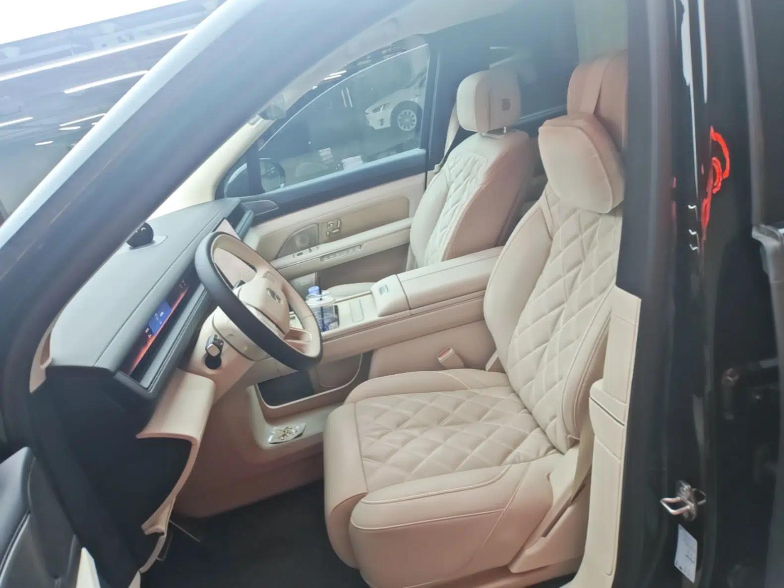 Nio ES8 2026 Model 6-seat Executive Luxury Edition — миниатюра 18